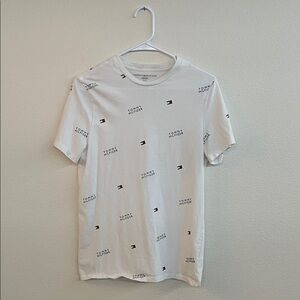 Tommy Hilfiger White Short Sleeve Tee with Logo Pattern
